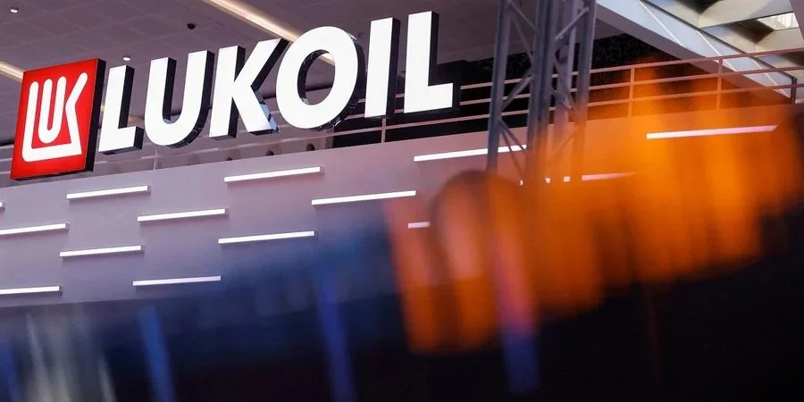 Lukoil vinde activele internaționale către Gunvor Group