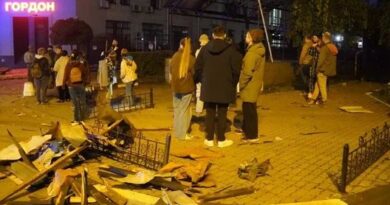 Atac nocturn asupra Kievului: 7 răniți, sinagogă lovită de dronă