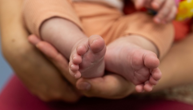 Ucraina aduce acasă o tânără mamă și copilul ei din teritoriu ocupat