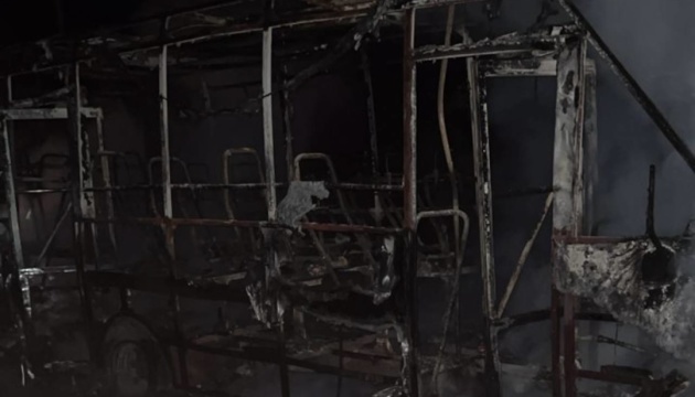 Dronă rusească lovește un microbuz în regiunea Sumî