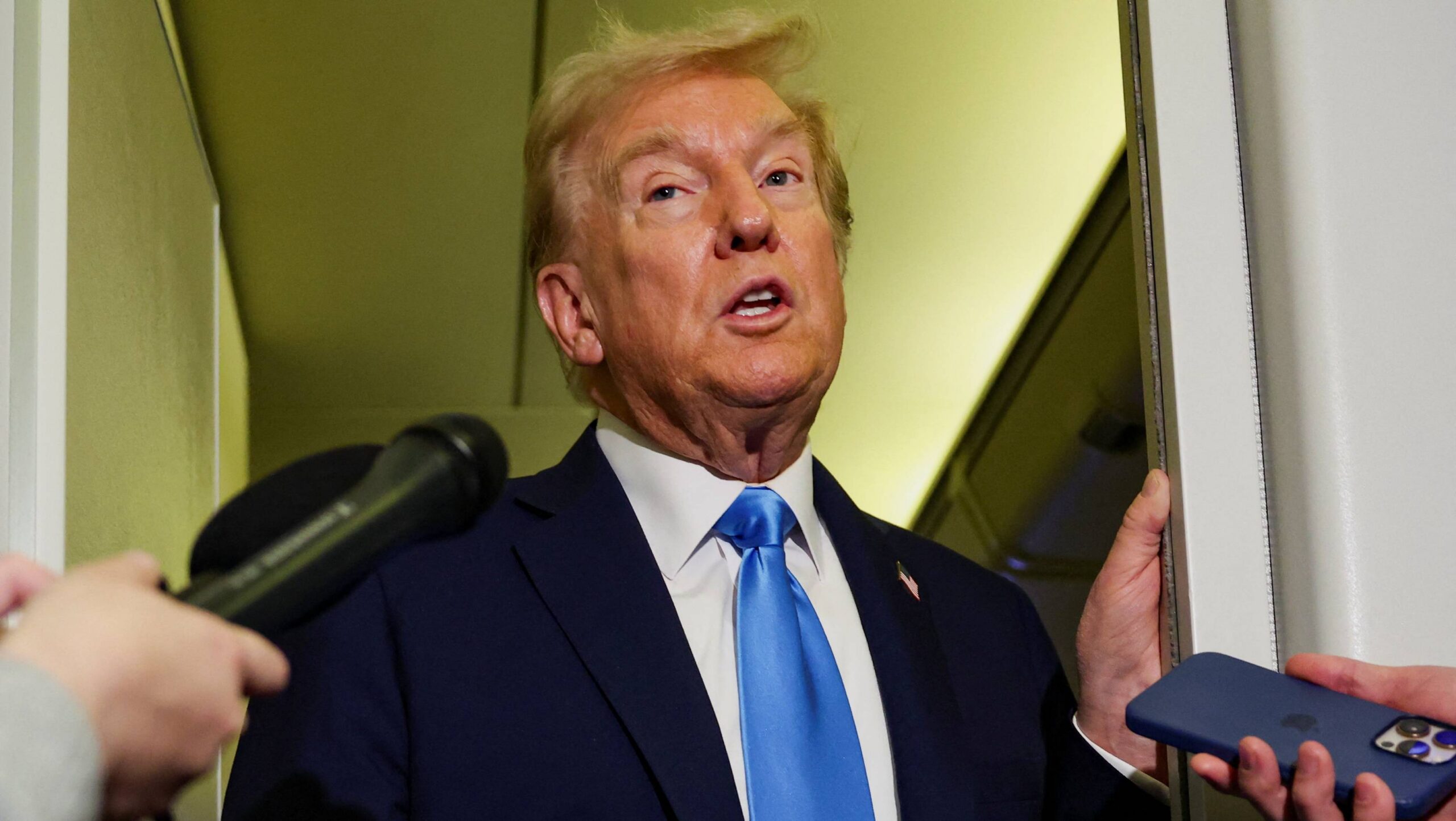 Donald Trump avertizează Hamas să predea cadavrele ostaticilor