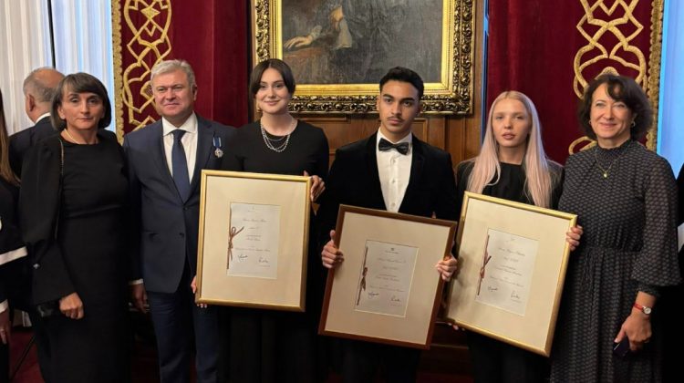 Trei studenți din Republica Moldova primesc burse de excelență