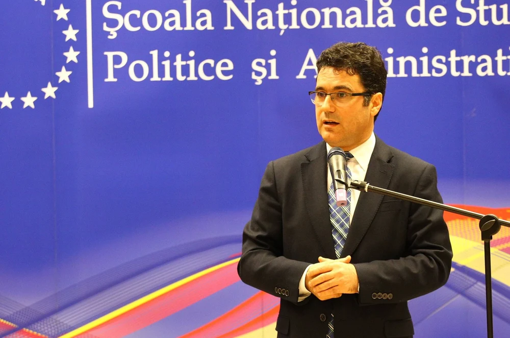 Rectorul SNSPA: „luna de miere s-a încheiat” pentru puterea de la București