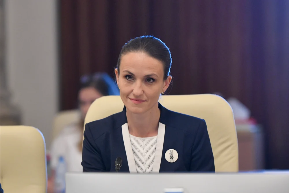 Ministrul Oana Țoiu: NATO și SUA vor trimite trupe în România