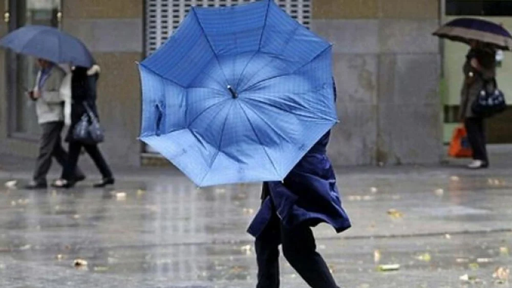 Vremea duminică, 26 octombrie: atmosferă mohorâtă și ploi slabe