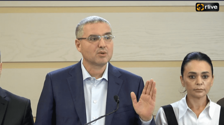 Usatîi solicită amânarea votului pentru Guvernul Munteanu