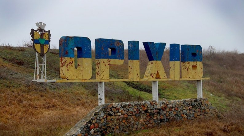 Rușii au atacat Orikhiv cu bombe, ucigând un bărbat și rănind un cuplu