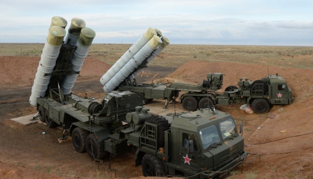 Forțele ucrainene distrug un lansator S-400 și un depozit de muniții în Crimeea
