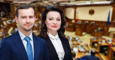 Dinu Plîngău și Stela Macari vor activa ca deputați neafiliați