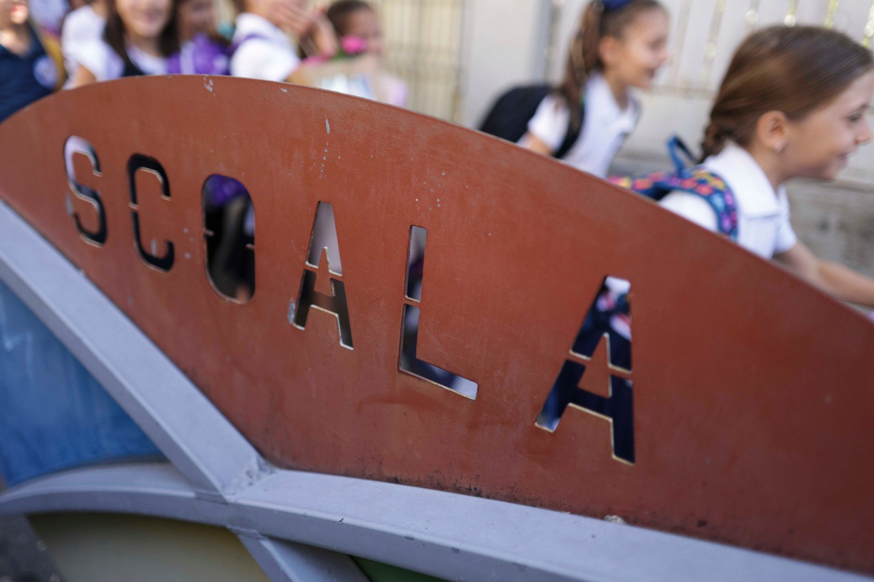 Elevii revin la cursuri după vacanța dintre module