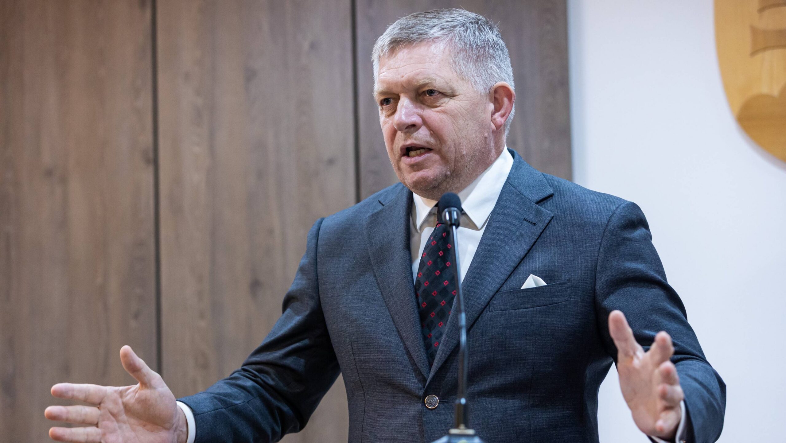 Robert Fico critică utilizarea activelor rusești înghețate pentru Ucraina