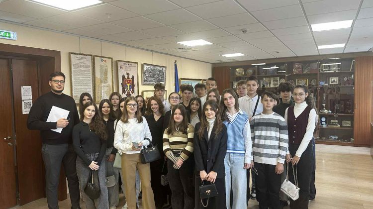 Parlamentul Republicii Moldova a primit vizite ale elevilor