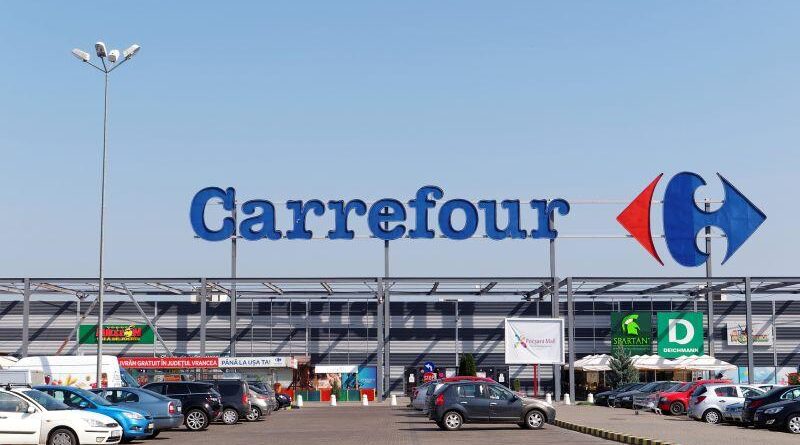 Frații Pavăl, proprietarii Dedeman, interesați de magazinele Carrefour din România
