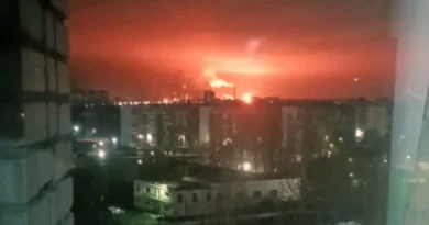 Explozii în orașele Engels și Saratov, rafinărie Rosneft în flăcări