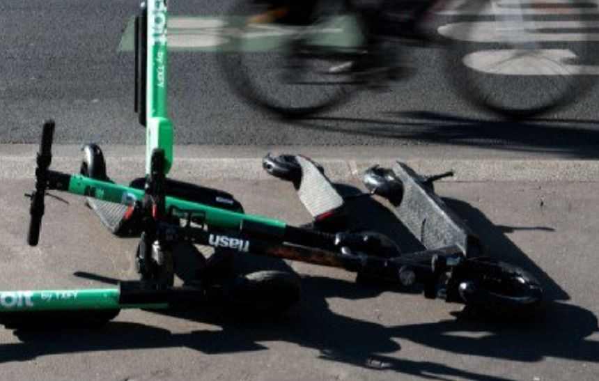 Doi adolescenți loviți de un buldoexcavator în Sibiu