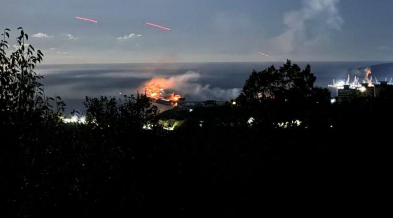 Atac ucrainean cu drone a incendiat un petrolier în portul rus Tuapse