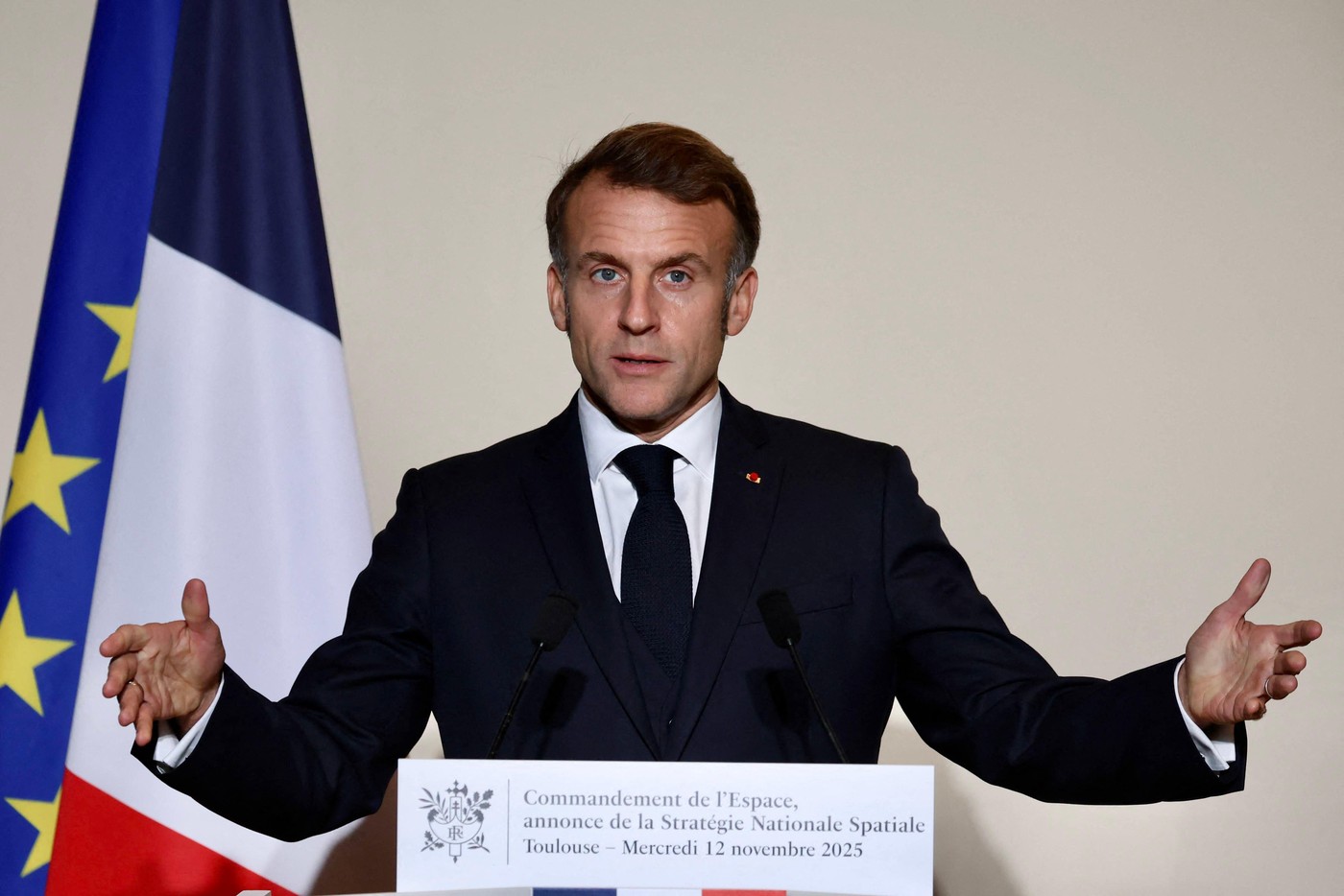 Macron vrea să interzică rețelele sociale pentru minorii sub 15 sau 16 ani