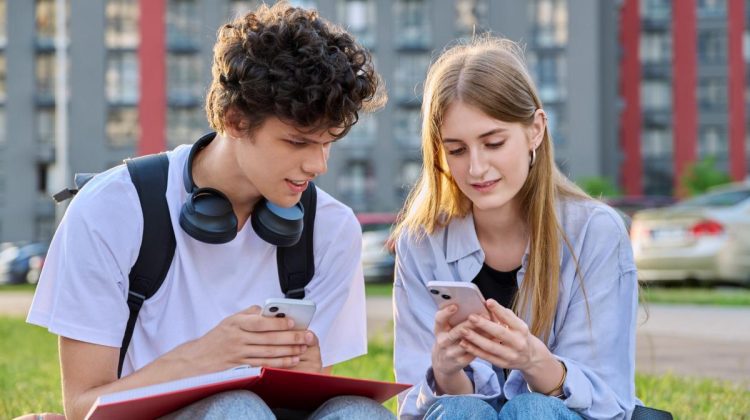 Copiii australieni nu mai au acces la TikTok și Instagram