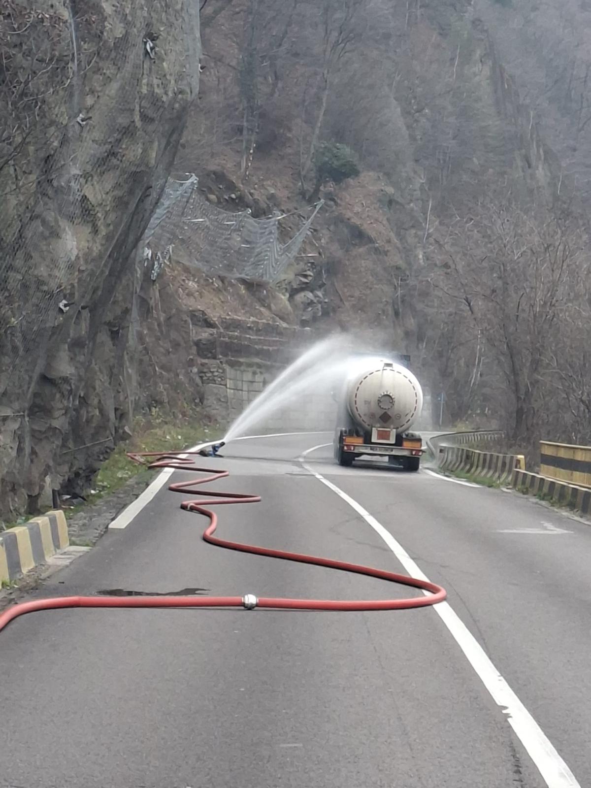 Valea Oltului blocată din cauza unei cisterne cu GPL