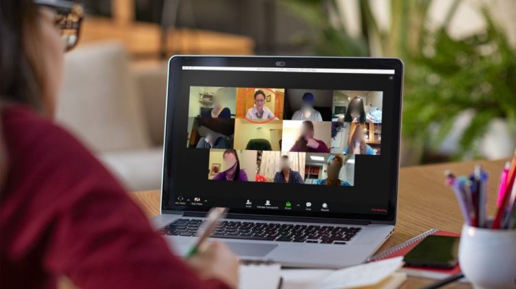 Camera video obligatorie la lecțiile online propusă de MEC