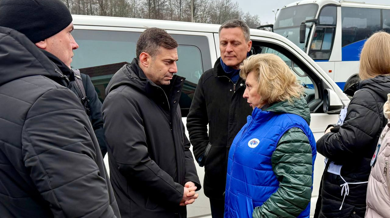 Șaizeci de cetățeni ucraineni aduși înapoi din Rusia și teritorii ocupate