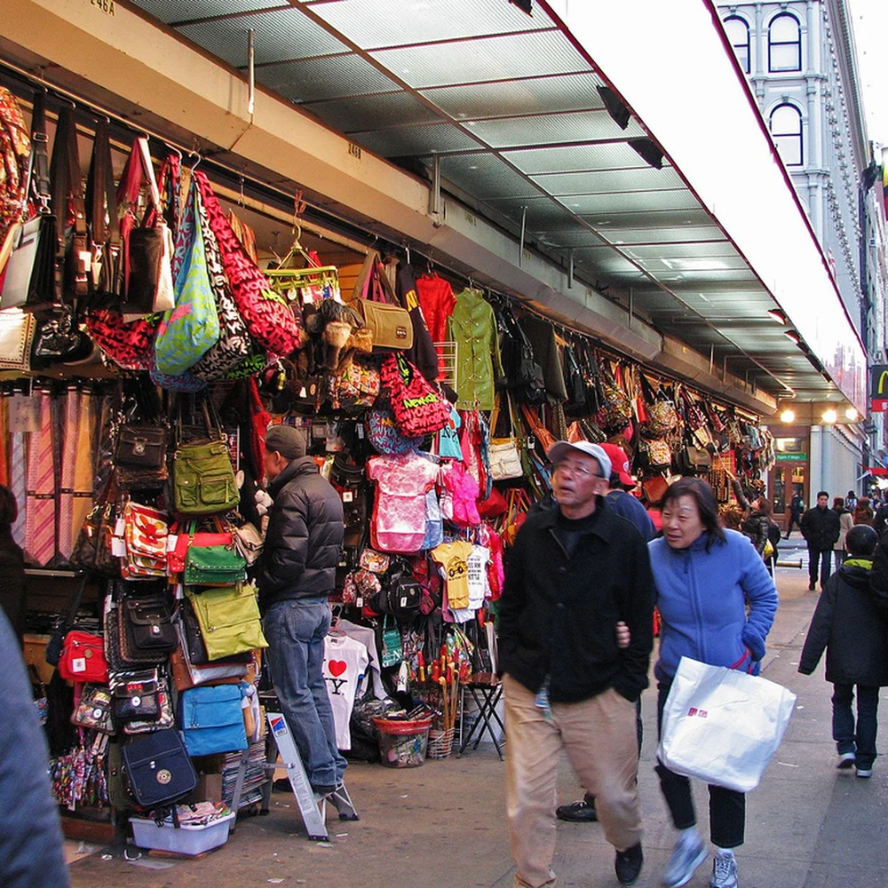 Excedentul comercial al Chinei depășește 1.000 de miliarde de dolari