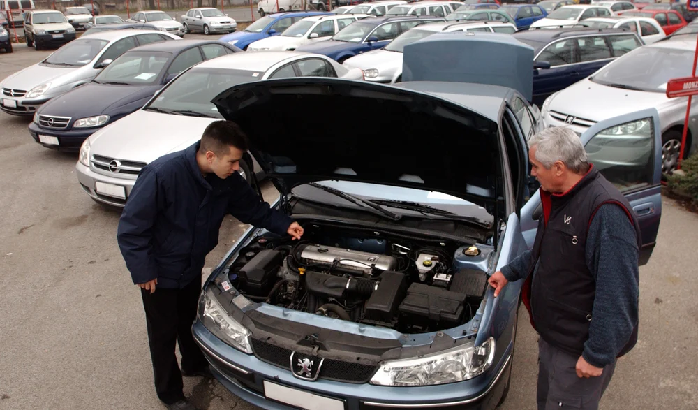 Cât de des își schimbă românii mașinile și ce țări să evitați