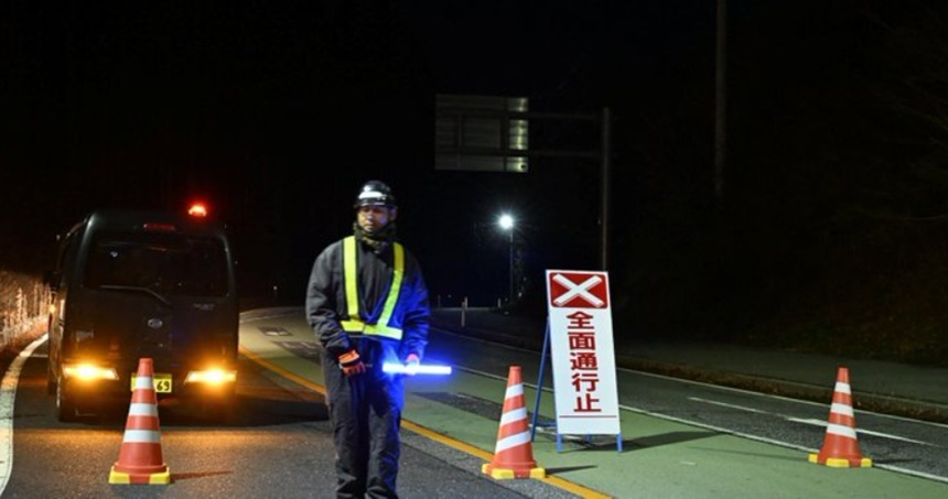 Cutremur de 7,6 în Japonia, urmat de tsunami de 70 de metri