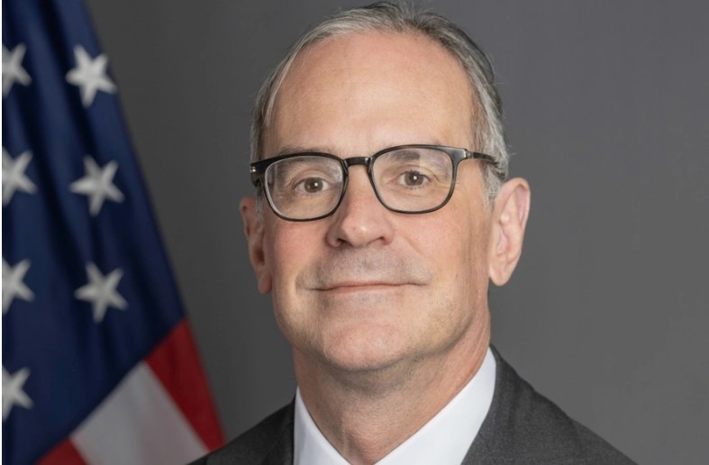 Cine influențează politica externă anti-Europa a lui Trump