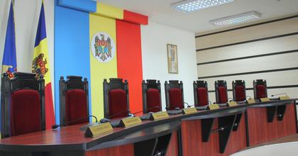Două partide politice din Moldova riscă dizolvarea