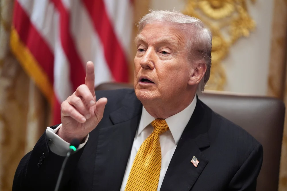 Trump anunță suveranitate SUA asupra bazelor din Groenlanda