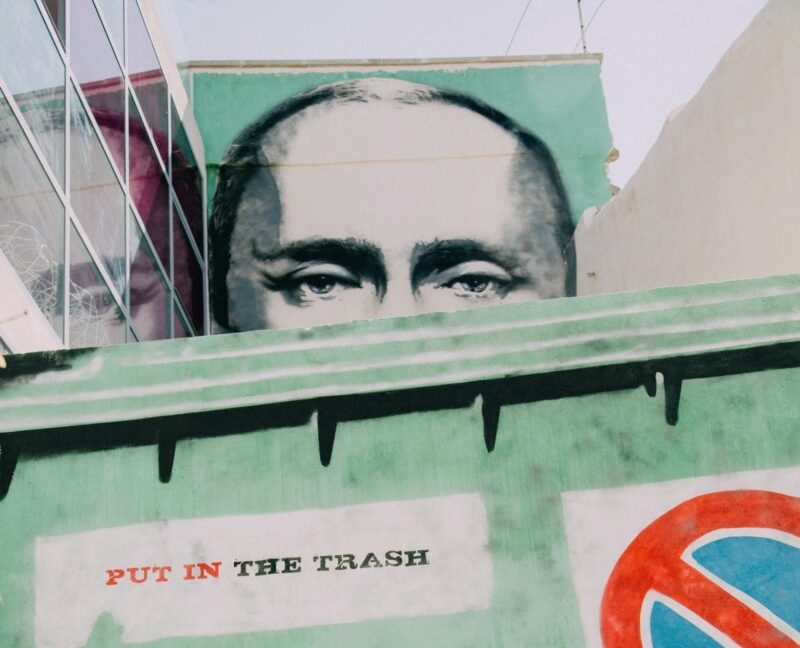 Moscova între atacuri și discuții de pace