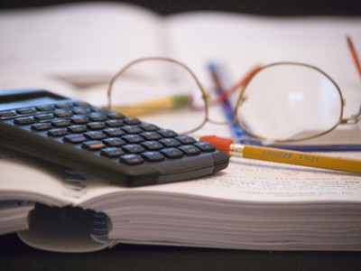 Deficitul bugetar al României ar putea rămâne sub 6% din PIB în 2026