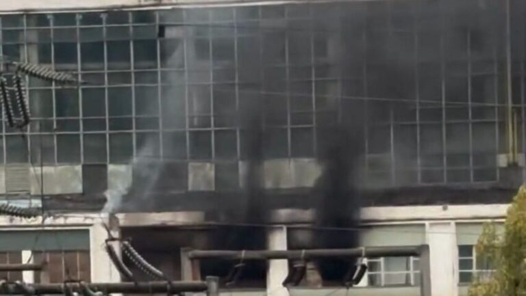 Fum la instalațiile electrice din incinta CET Iași în timpul incendiului din 17 octombrie 2026