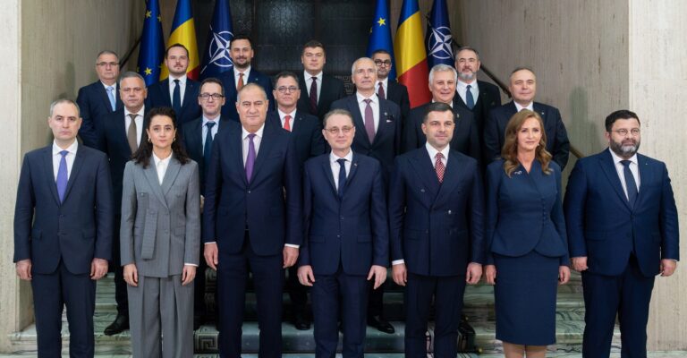 Fotografia oficială a Guvernului Luca Niculescu, la Palatul Cotroceni din București, 20 octombrie 2026, înaintea pregătirii bugetului pe 2027