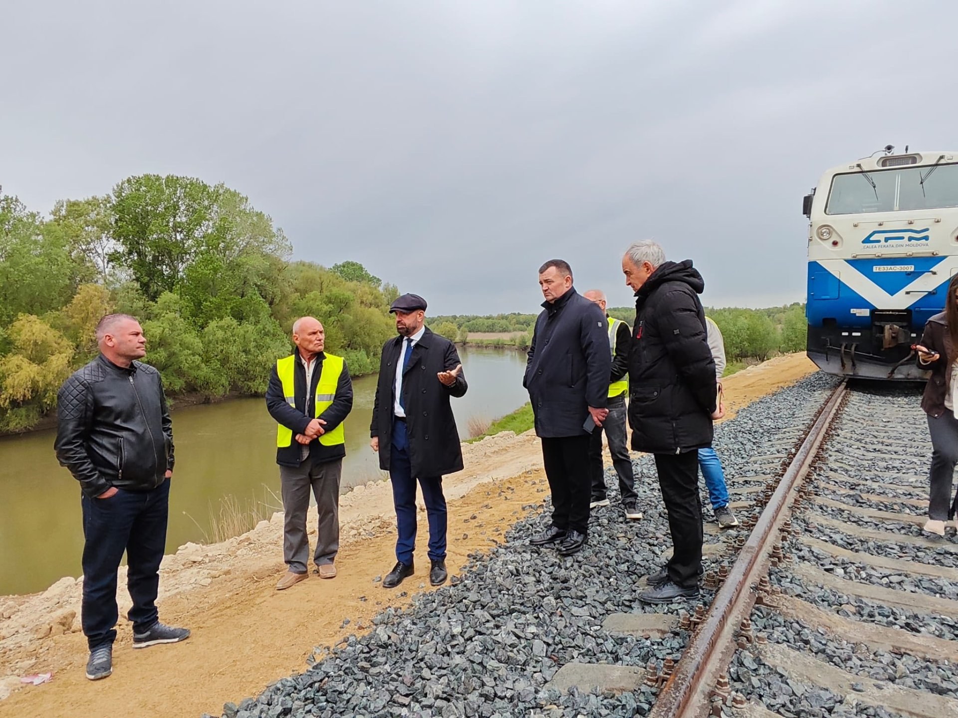 Reprezentanți ai Căii Ferate din Moldova inspectează tronsonul feroviar reabilitat din Văleni, pe ruta Cahul–Giurgiulești, 29 aprilie 2026