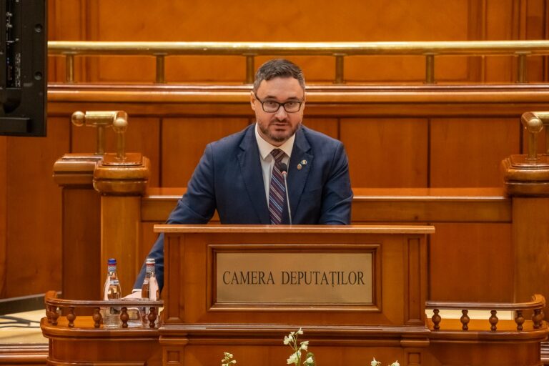 Deputatul român Dan Tanasă la depunerea jurământului în Camera Deputaților, București, 21 decembrie 2024, fotografie de arhivă